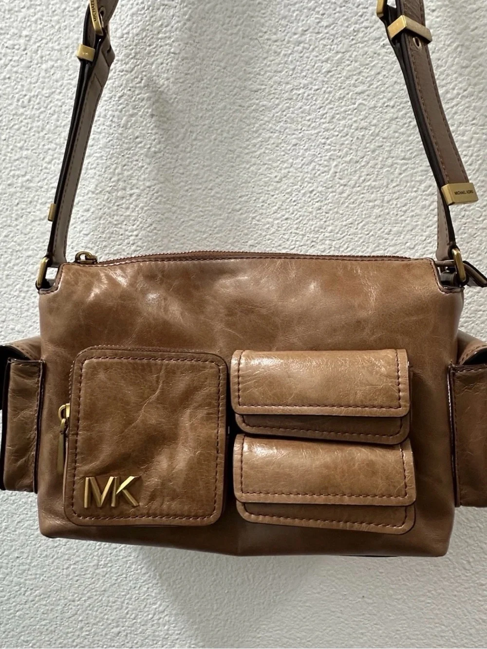 Michael Kors Dakota Medium Pocket Leather Shoulder Bag Unused ( Tag Inside )